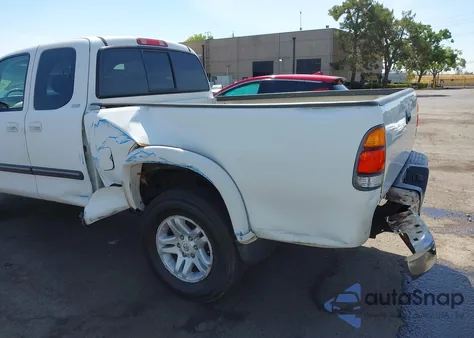 2003 Toyota Tundra Sr5 V8 z USA, uszkodzony, nr VIN 5TBBT44153S411866